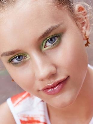 Макияж на море, макияж для голубых глаз с зелеными тенями